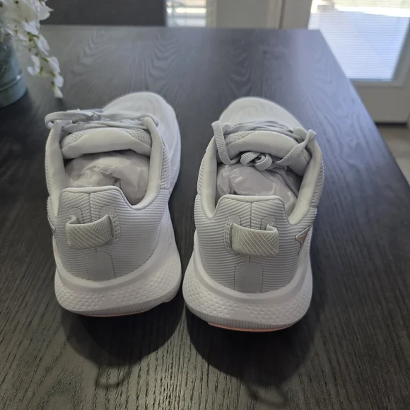 Altra Women's FWD VIA Sneakers - Light Grey - Picture 3 of 8